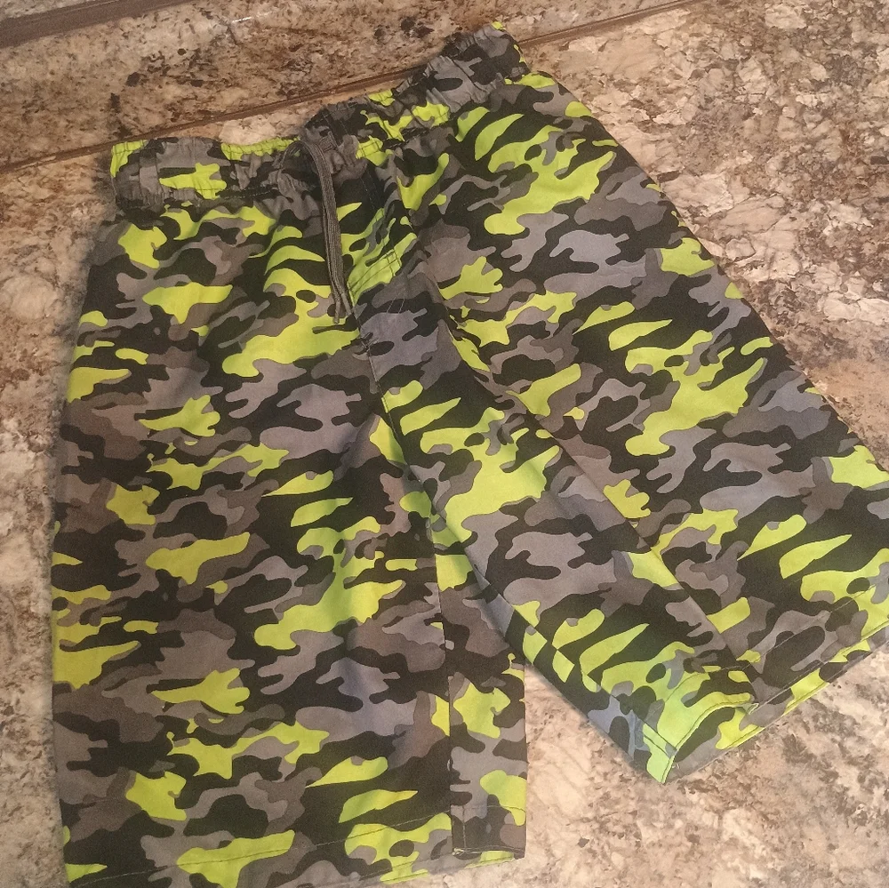 Camo fatigue highlighter gray and black boys lined swim trunks highland org 14 - Picture 1 of 5